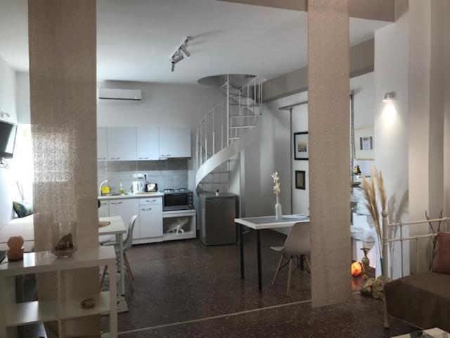 Avance Art Atena Exterior foto