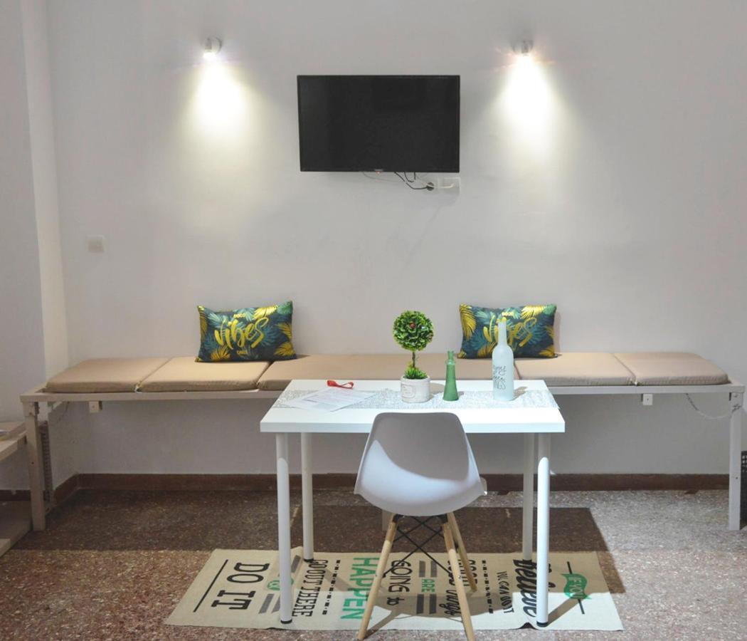 Avance Art Atena Exterior foto